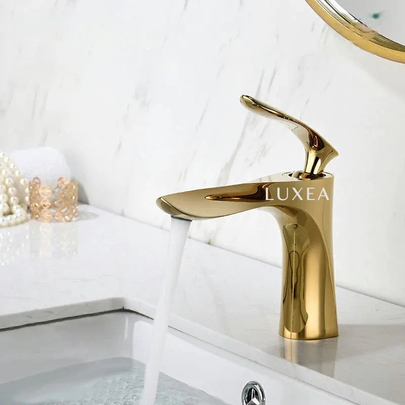 Torneira Luxea para Banheiro Monocomando Bica Baixa em Metal com Cascata de Luxo