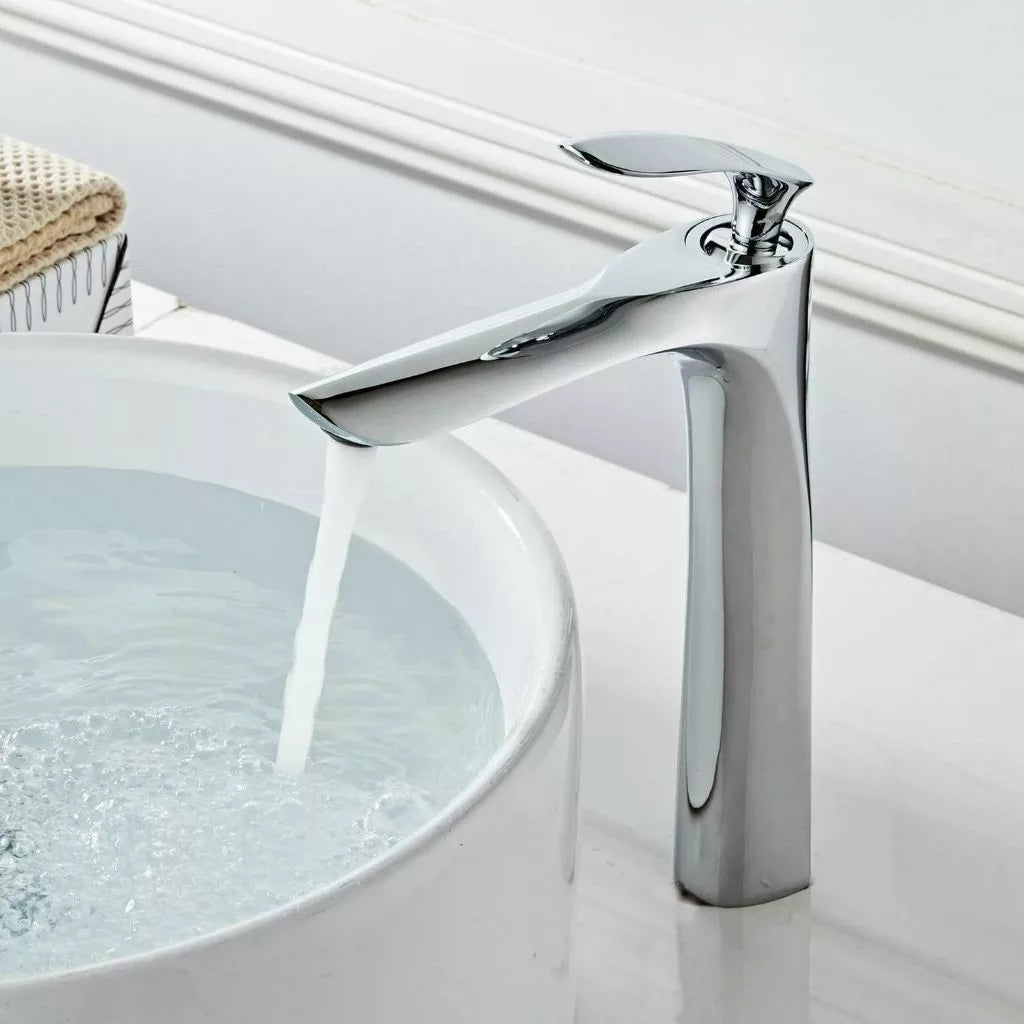 Torneira Luxea para Banheiro Monocomando Bica Baixa em Metal com Cascata de Luxo