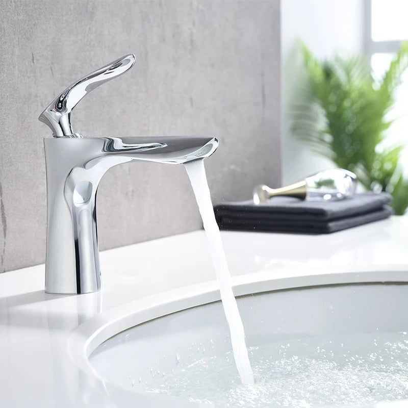 Torneira Luxea para Banheiro Monocomando Bica Baixa em Metal com Cascata de Luxo